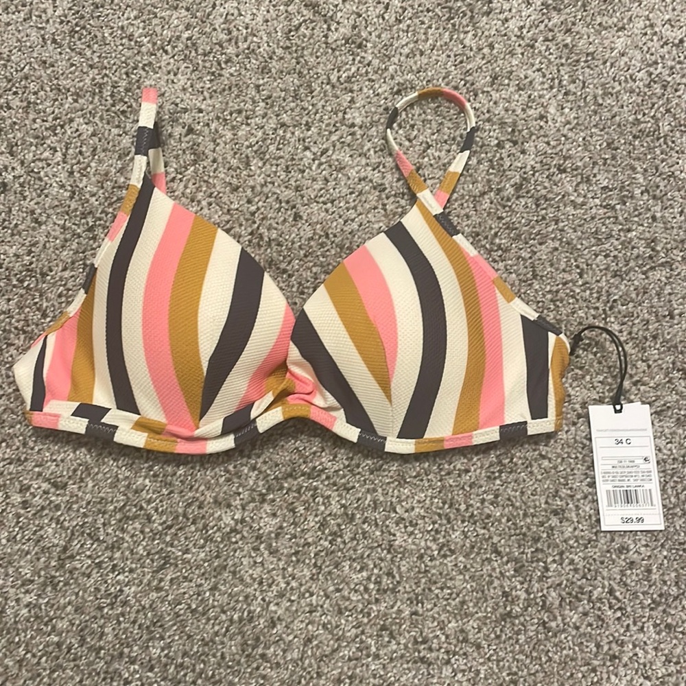 brand new swim top w tags!